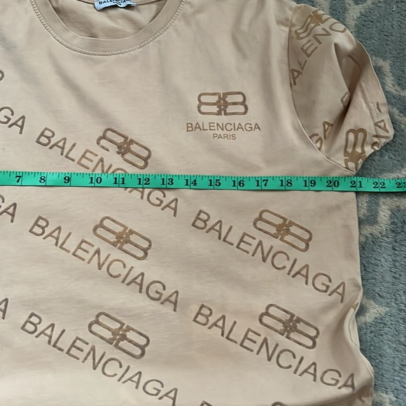 Balenciaga T-Shirt Size Large - Needs TLC - Picture 13 of 16